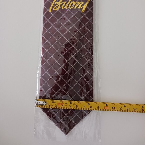 NWOT Brioni Mens Silk Necktie Italy Red Burgundy Silver Diamond Pattern 3.5 X 58 - Picture 6 of 6